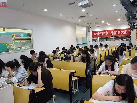 苏州的五年制专转本辅导班哪家开专业课？瀚宣博大咋样